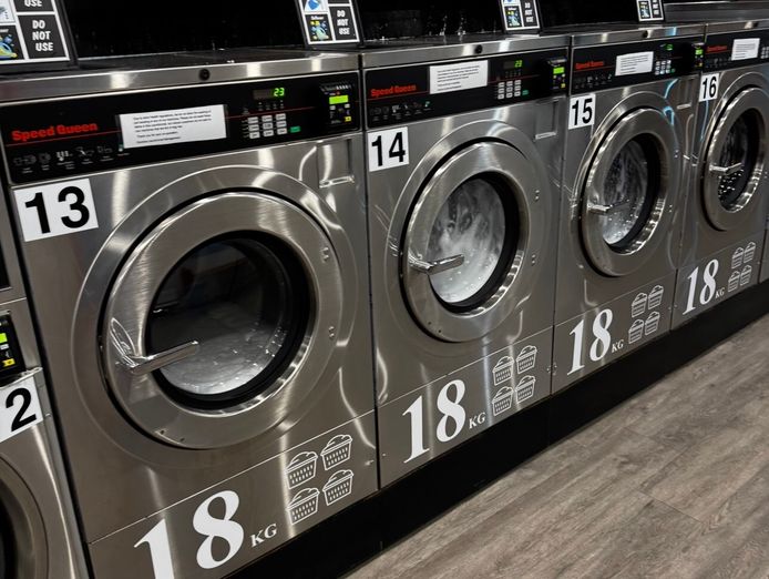 cashless-self-serve-laundromat-for-sale-in-prime-location-long-lease-0