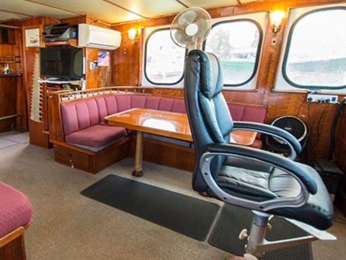 mothership-fishing-charter-business-6