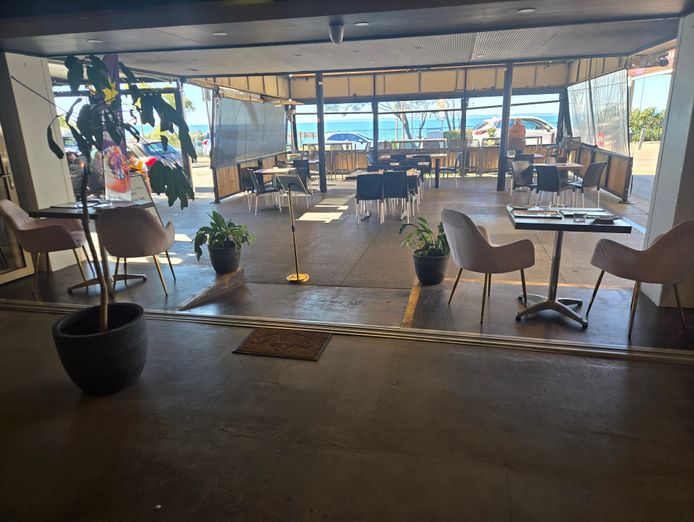 waterfront-restaurant-fully-equipped-price-reduced-70k-4