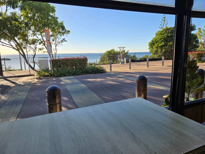 waterfront-restaurant-fully-equipped-price-reduced-70k-0