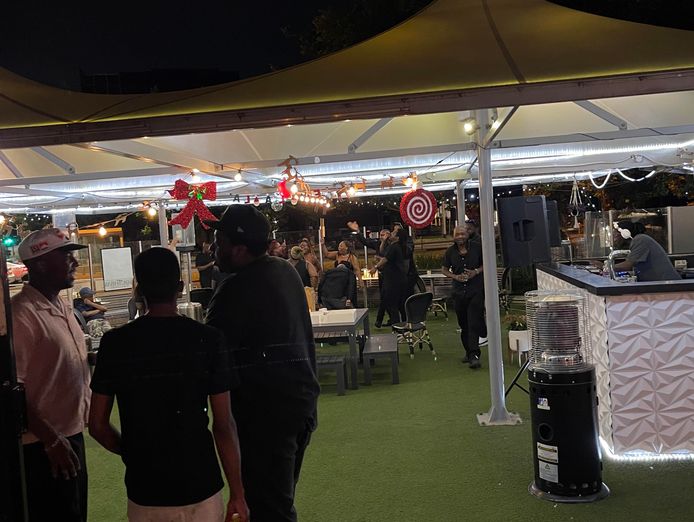 st-kilda-road-restaurant-bar-fully-equipped-for-sale-4