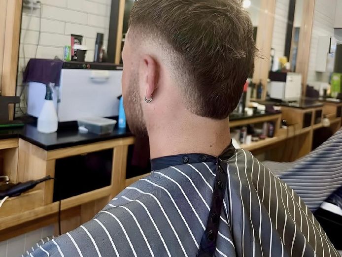 barbershop-for-sale-prime-high-traffic-location-4