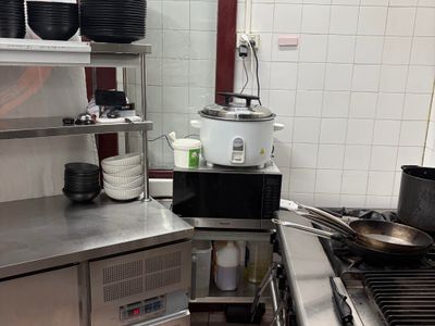 fully-equipped-restaurant-for-sale-prime-warwick-location-4