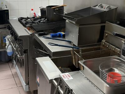 fully-equipped-restaurant-for-sale-prime-warwick-location-2