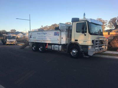 truck-excavator-combination-3