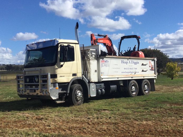 truck-excavator-combination-2