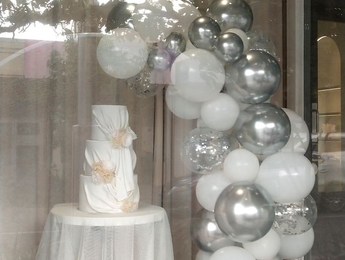 party-supplies-and-gifts-shop-5