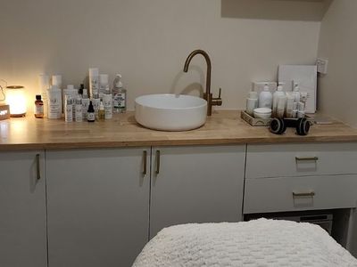 turnkey-beauty-skin-clinic-over-100k-fit-out-growth-potential-sublet-income-2