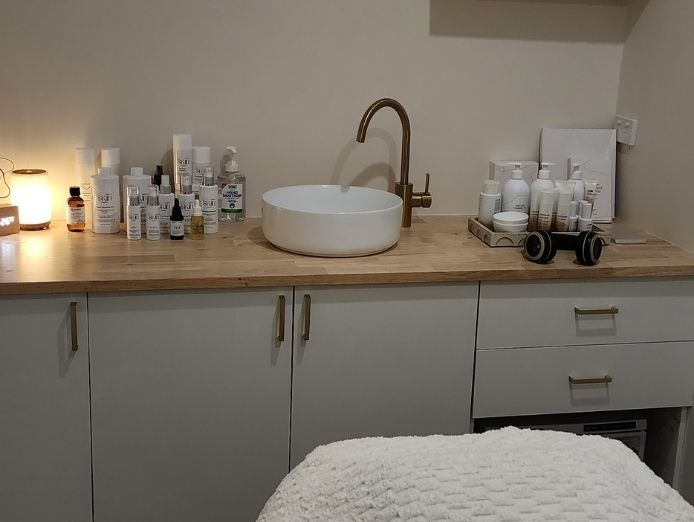 turnkey-beauty-skin-clinic-over-100k-fit-out-growth-potential-sublet-income-2