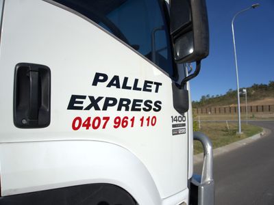 pallet-express-palletized-product-delivery-and-pick-up-service-0