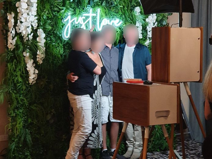 wedding-photo-booth-business-6