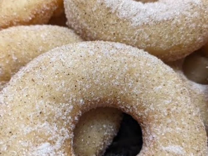 busy-coffee-donut-store-on-the-gold-coast-2