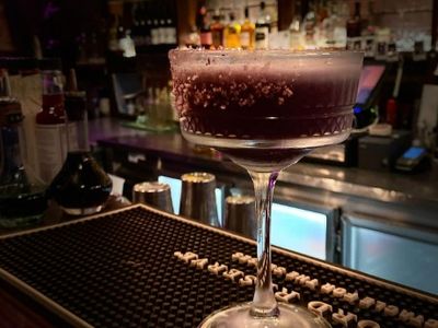 thriving-cocktail-bar-in-prime-richmond-location-turnkey-opportunity-2
