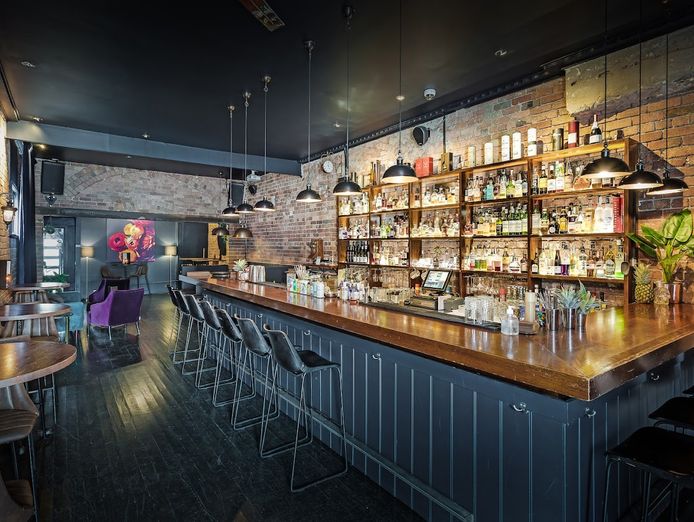 thriving-cocktail-bar-in-prime-richmond-location-turnkey-opportunity-0