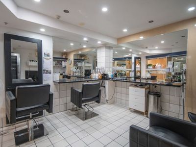 hair-salon-for-sale-in-pelican-waters-1