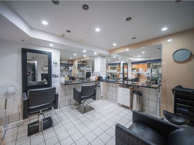 hair-salon-for-sale-in-pelican-waters-5