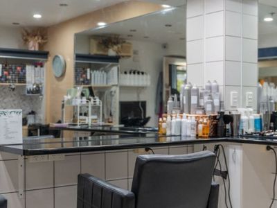 hair-salon-for-sale-in-pelican-waters-0