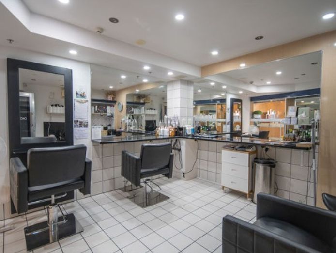 hair-salon-for-sale-in-pelican-waters-1