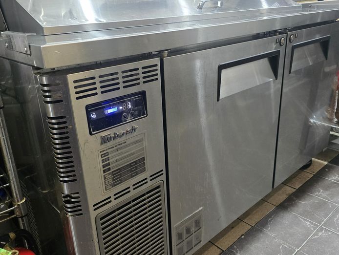 fully-equipped-restaurant-for-sale-low-rent-4k-walk-in-start-trading-1