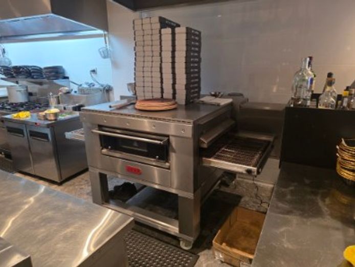 established-italian-restaurant-in-newport-great-growth-potential-7