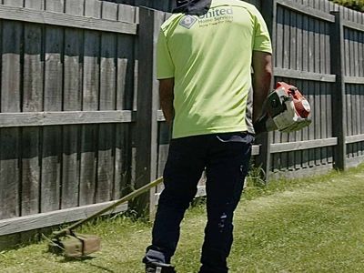 gardening-franchise-business-for-sale-pakenham-min-guarantee-2000-per-month-0