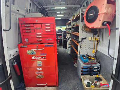 kanga-service-van-1