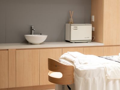 high-margin-huge-income-potetial-beauty-salon-skin-clinic-sydney-town-hall-0