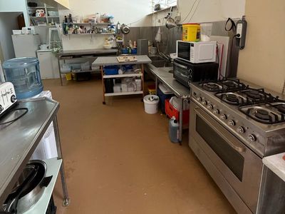 walk-in-take-over-the-oven-love-my-buns-in-gladstone-2