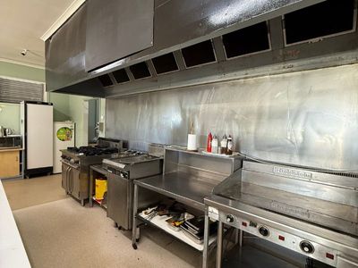walk-in-take-over-the-oven-love-my-buns-in-gladstone-5