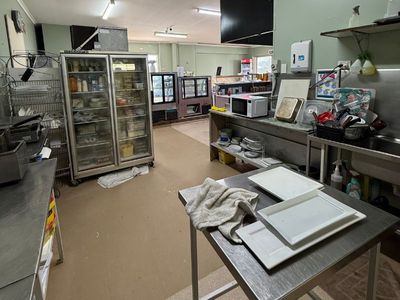 walk-in-take-over-the-oven-love-my-buns-in-gladstone-7