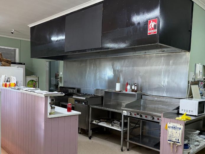 walk-in-take-over-the-oven-love-my-buns-in-gladstone-1