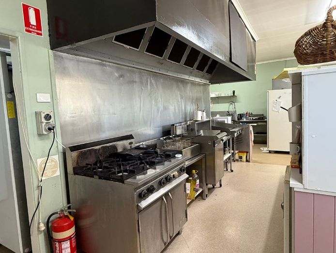 walk-in-take-over-the-oven-love-my-buns-in-gladstone-4