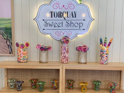 torquay-sweet-shop-fun-full-of-charm-in-the-heart-of-torquay-3