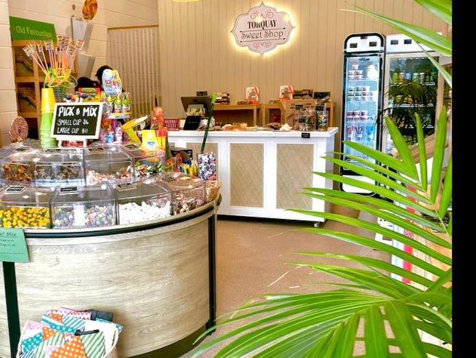 torquay-sweet-shop-fun-full-of-charm-in-the-heart-of-torquay-1