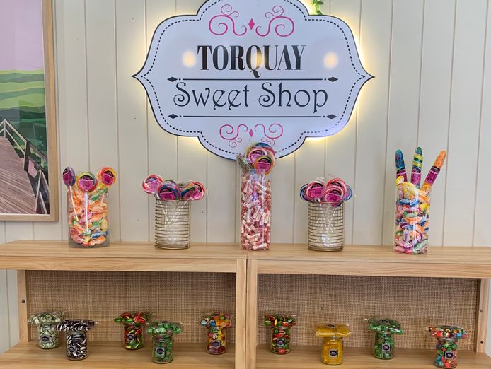 torquay-sweet-shop-fun-full-of-charm-in-the-heart-of-torquay-3