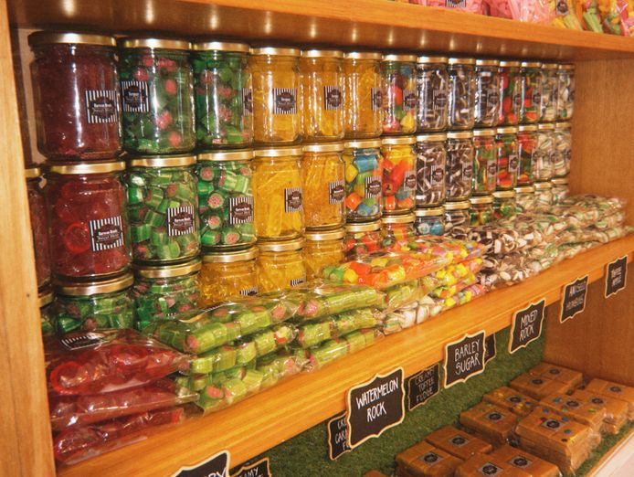 torquay-sweet-shop-fun-full-of-charm-in-the-heart-of-torquay-2