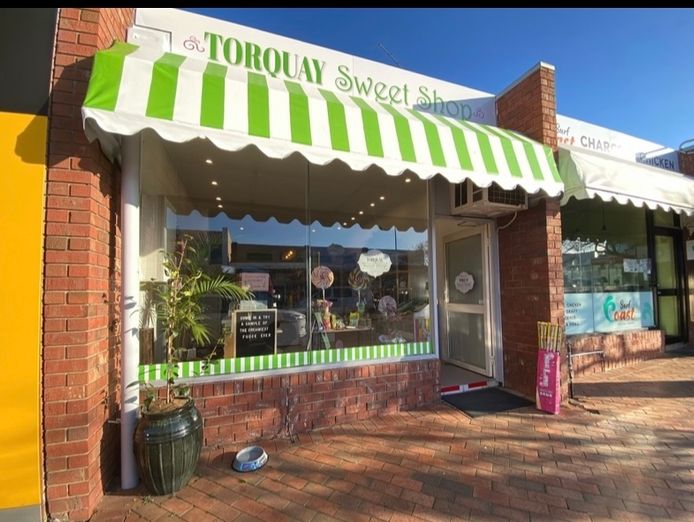 torquay-sweet-shop-fun-full-of-charm-in-the-heart-of-torquay-0