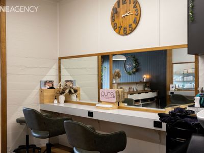 established-hair-salon-in-prime-location-8