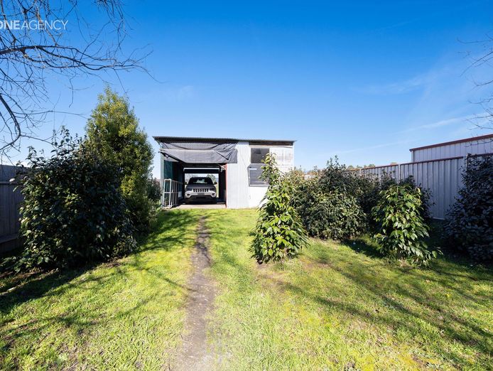 blooming-business-in-popular-latrobe-o-o-75-000-sav-9
