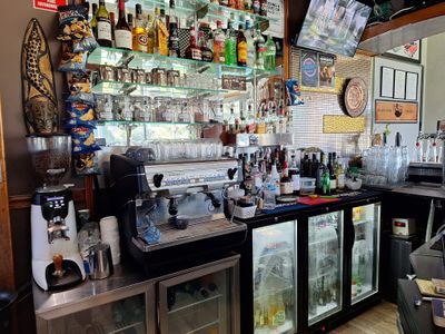 wiwo-popular-cafe-bar-located-near-warwick-qld-1