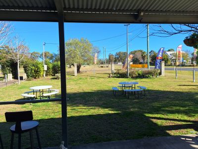 wiwo-popular-cafe-bar-located-near-warwick-qld-4