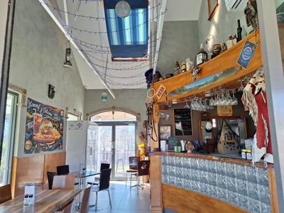 wiwo-popular-cafe-bar-located-near-warwick-qld-6