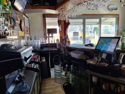 wiwo-popular-cafe-bar-located-near-warwick-qld-9