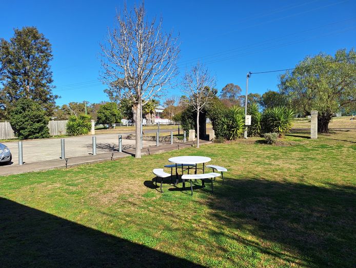 wiwo-popular-cafe-bar-located-near-warwick-qld-3