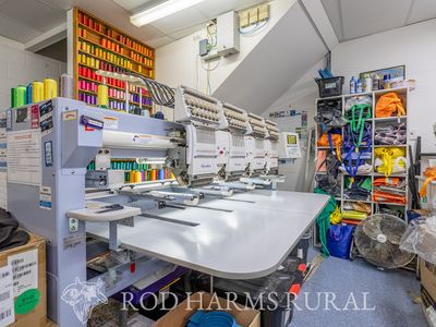 embroidery-signage-business-3