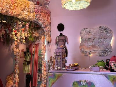 iconic-vintage-street-festival-retail-byron-bay-17yr-established-profitable-2