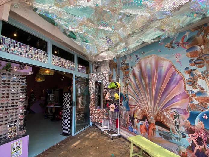 iconic-vintage-street-festival-retail-byron-bay-17yr-established-profitable-1