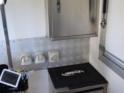 2022-xl-king-trailer-mobile-dog-grooming-business-9