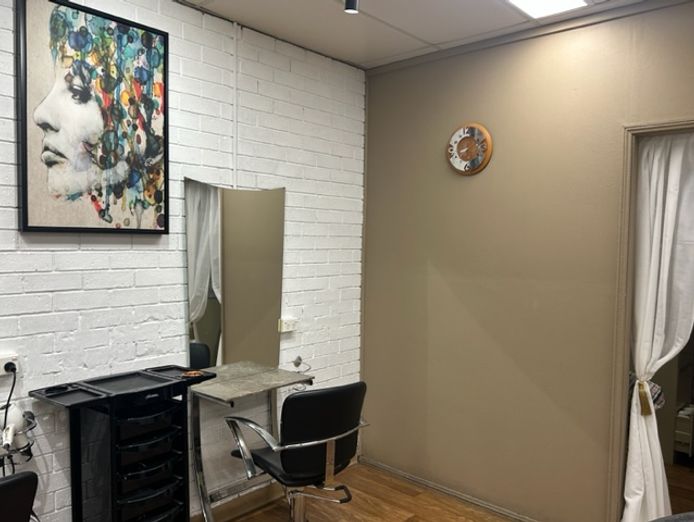 hairdressing-salon-located-in-oyster-bay-2225-26-years-of-trade-sutherland-shire-3