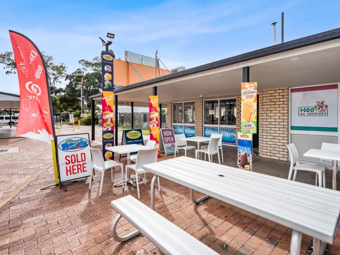 scarness-food-store-ice-creamery-2